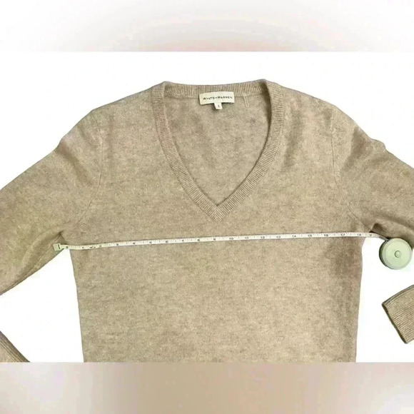WHITE + WARREN Essential Cashmere V-Neck Sweater in Sand Wisp Heather Size Small - Picture 5 of 10